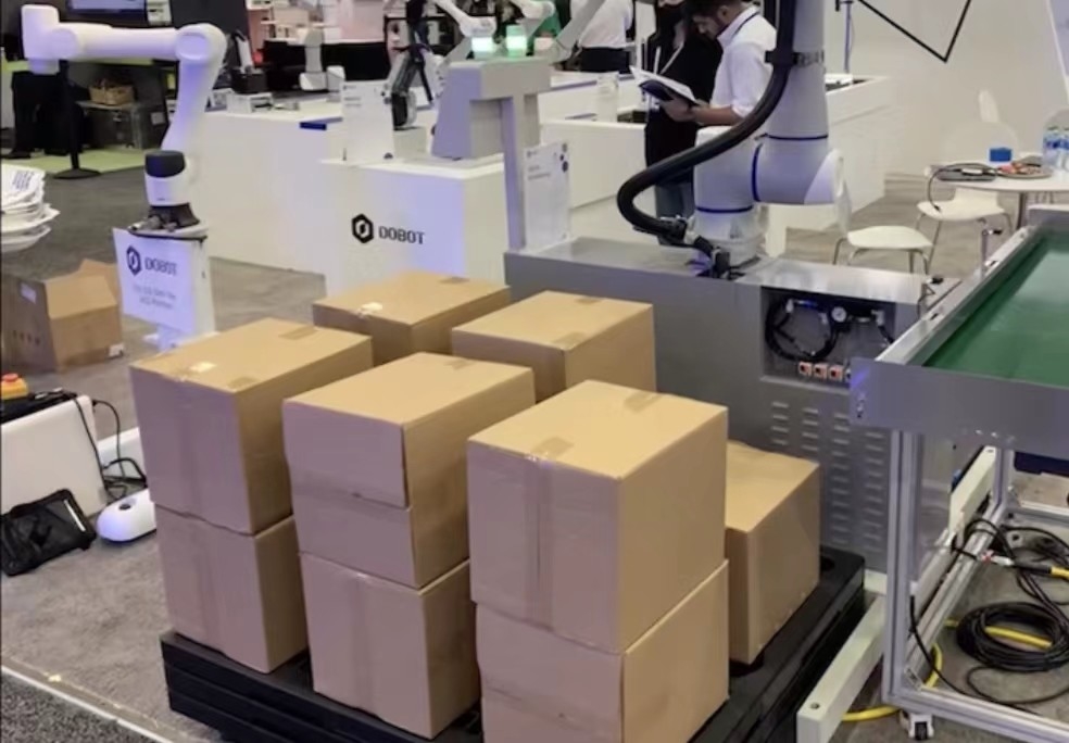 Gıda Atölyesi için Fanuc Robot Kol Diy 10kg Kooperatif Robotik İstifleme Sistemi
