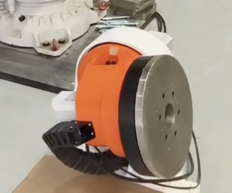 Deniz Taşımacılığı Yapabilen Fanuc Robot Pozisyoner Robot Çelik Üzerine Plastik Püskürtme İşlemi