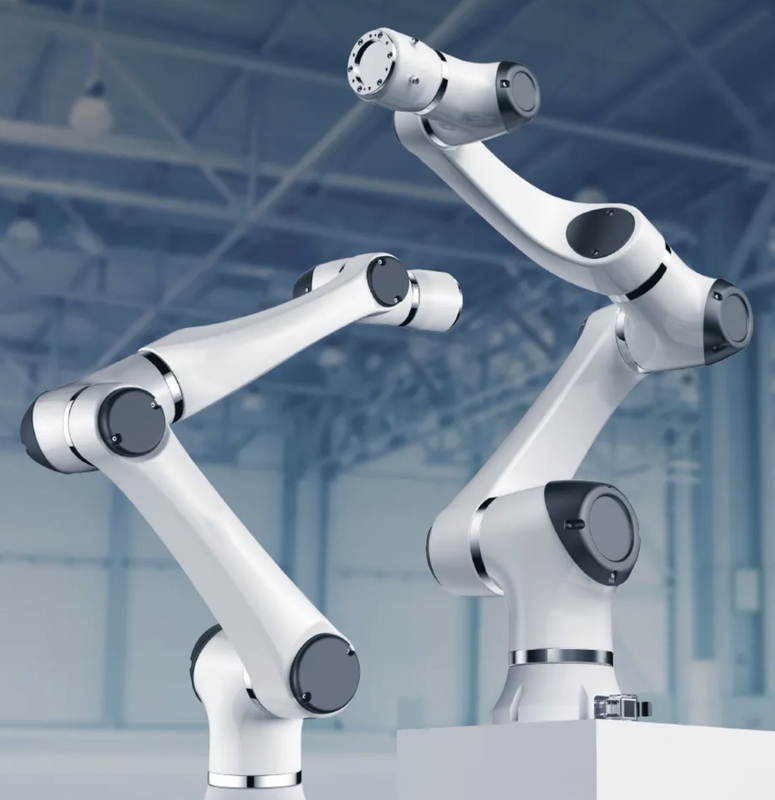 Toz Korumalı Atölye için 1000mm Robot Kesme Sistemi Kol Yükü 10kg