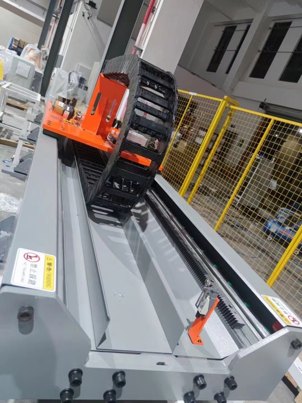 Büyük Ağır Hizmet Robotu, Mekanik İşlemede Kılavuz Rayları İzliyor Basit Hızlı Abb Irbt