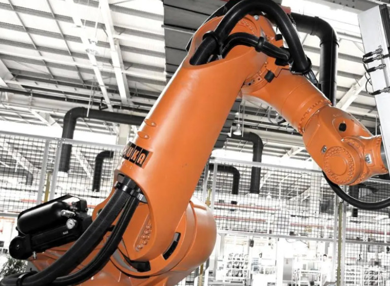 Robot Boru Hattı İçin Robotik Kıyafet Paketi, Sistem Stresini Ortadan Kaldırmaya ve Ürün Hizmet Ömrünü İyileştirmeye Yardımcı Olur