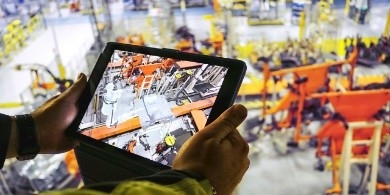 Altı Eksenli Abb Robot Kol Oyma Şekillendirme IRB 8700 Robotu Otomotiv Fabrikalarında Kaynak İşlemini Paletliyor
