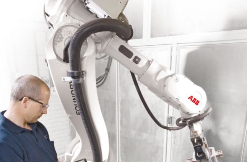 Karbon Çelik Yük 650kg IRB 7600 Kaynak İçin Çok Abb Robot Kol Sprey
