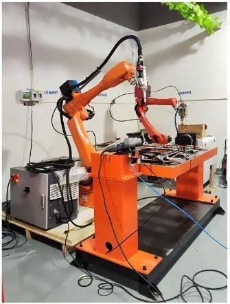 Metal Alüminyum İçin 2000W Otomatik Fiber Lazer Kaynak Robot Sistemi 6 Eksen Lazer Lehimleme Makinesi