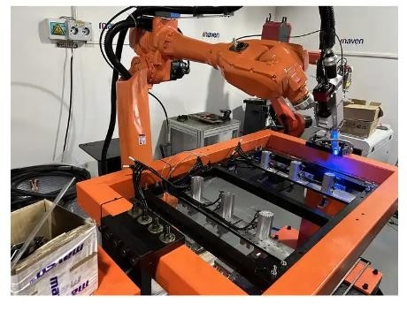 Metal Alüminyum İçin 2000W Otomatik Fiber Lazer Kaynak Robot Sistemi 6 Eksen Lazer Lehimleme Makinesi
