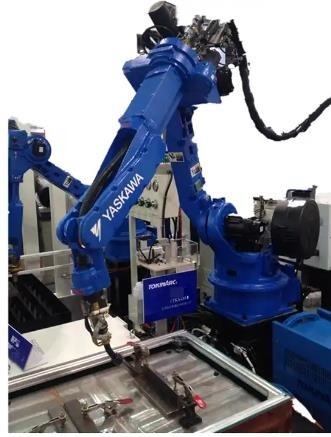 Yaskawa Endüstriyel Lazer Kaynak Robotu Sistemi 6 Eksen Boru Ark Kaynak Robotu Makinesi AR1440