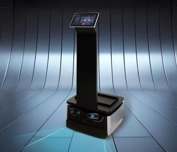 16AH kapasite ve maksimum yürüyüş hızı 1.2m/s olan otonom mobil robot
