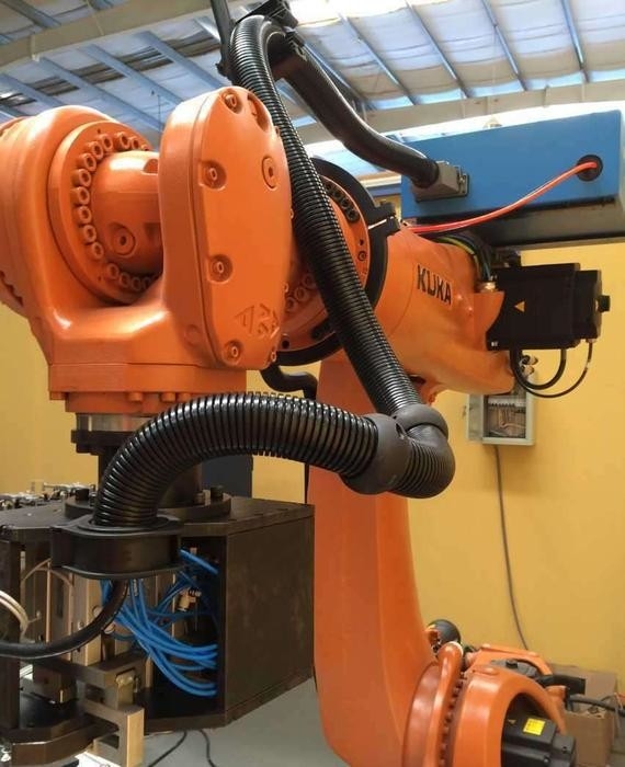 Kaydırma uygulamaları için kauçuk çekirdek malzemeleri ile özelleştirilebilir robot elbise paketi